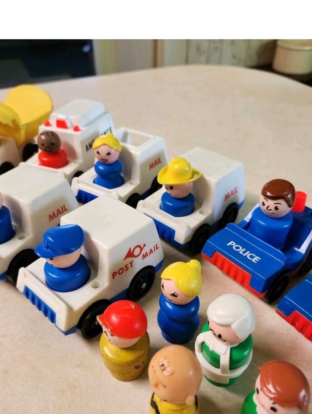 Vintage Fisher Price Little People 28 Pc Accessories Cars Animals Figures Lot - Picture 4 of 8